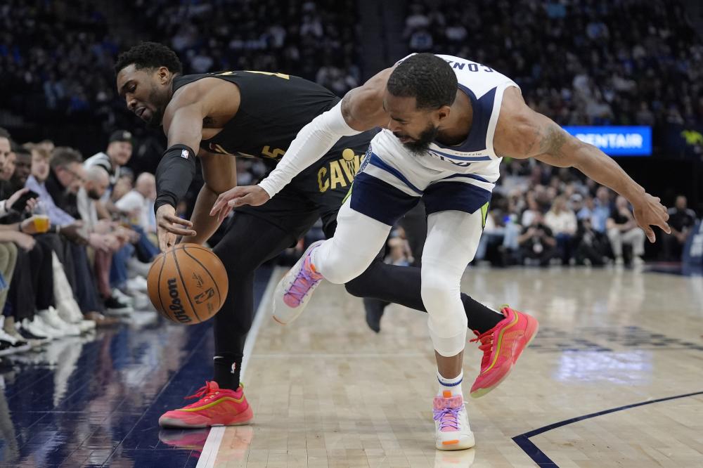 少场上争端 少场上争端